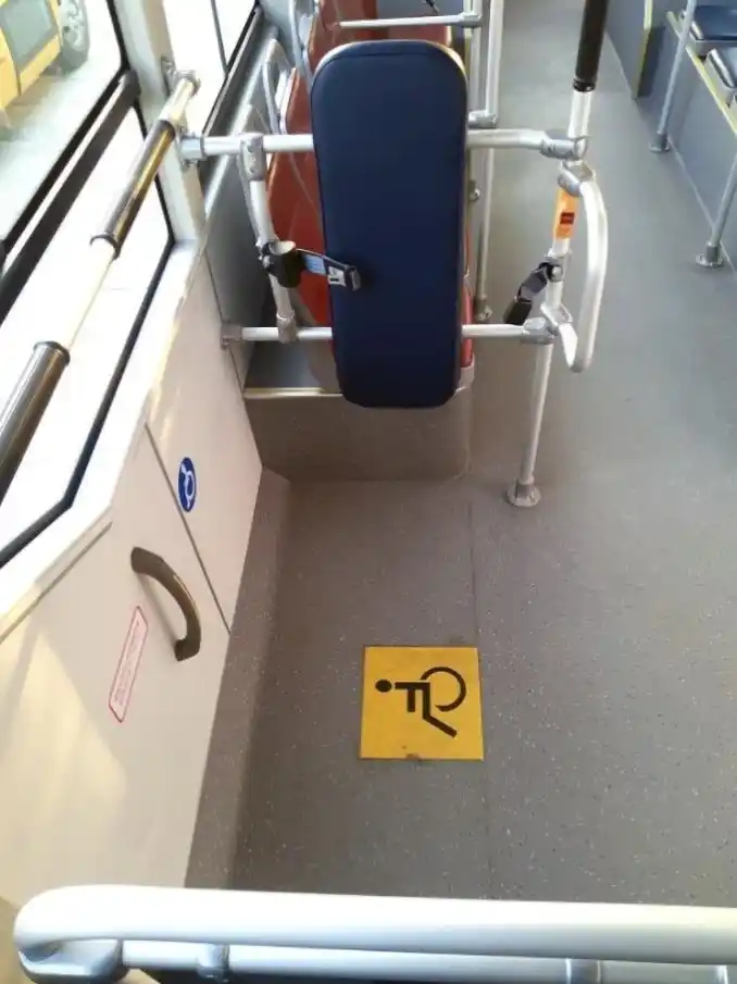 福祉车-残疾人轮椅_福祉车-残疾人坐乘_汽车残疾人轮椅升降机