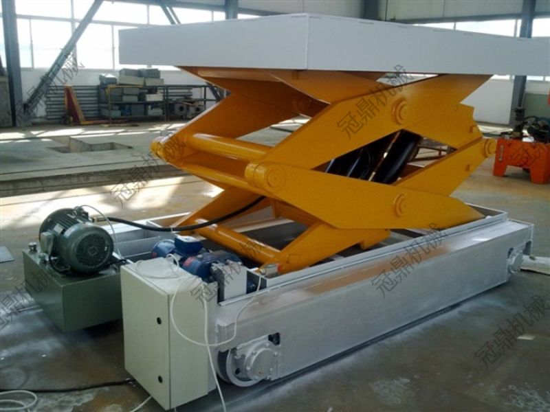 解决方案:太牛了！这个能满场跑的小型升降台，工友都抢疯了