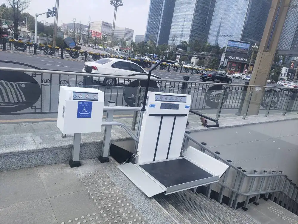 无障碍升降机生产厂家_QYXJL-025无障碍升降平台_斜挂式无障碍升降平台